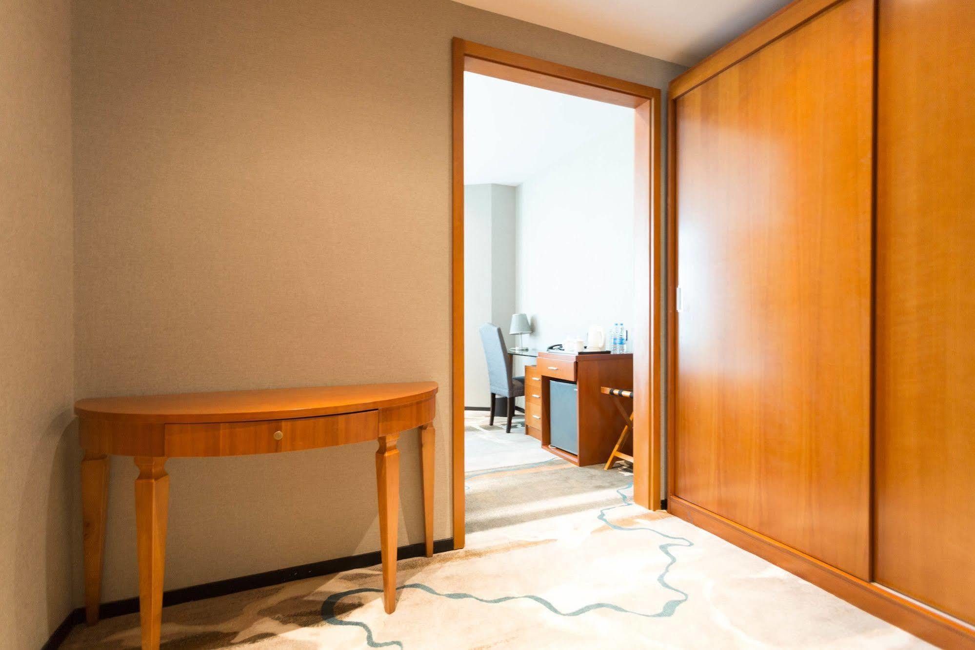 Radiance Hotel Shanghai Luaran gambar